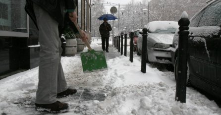 Sarajevo: Oko 50 vozila i 100 radnika Zimske službe 'Rada' na terenu