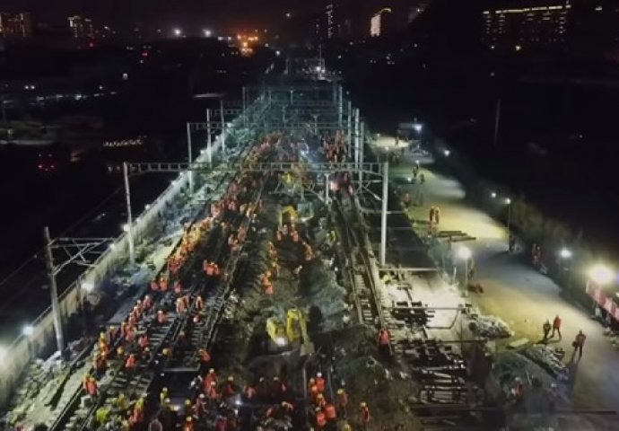 VJEROVALI ILI NE: Kineski radnici izgradili željezničku stanicu u samo 9 sati