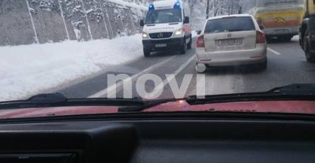 KILOMETARSKE KOLONE NA IVANU: Ratni veterani blokirali dionicu puta  M-17 Sarajevo-Konjic (FOTO)