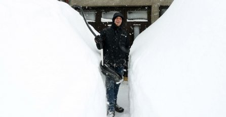 OBOREN REKORD IZ 1984.: Pogledajte kako izgleda kada grad zatrpa 182 cm snijega!