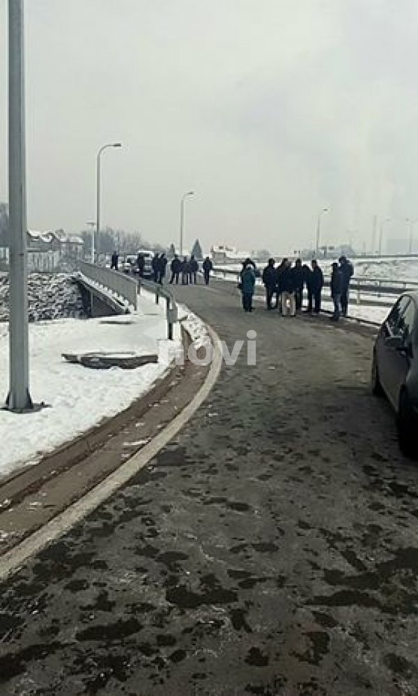 28536191-422307138223730-189322960-n