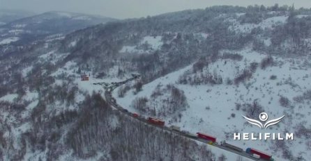 NEVJEROVATNI PRIZORI: Kilometarske kolone tokom protesta boraca snimljene iz zraka (VIDEO)