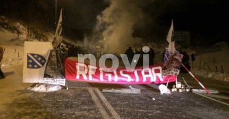 HUMANOST PRIJE SVEGA: Volonteri, Civilna zaštita i policija pomagali u zbrinjavanju putnika na planinskom prevoju Ivan Sedlo 