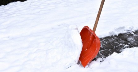 ČIŠĆENJE SNIJEGA MOŽE IZAZVATI SRČANI: Evo kako to spriječiti