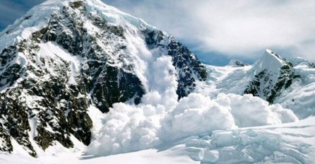 TRAGEDIJA NA SKIJANJU: Četvero skijaša poginulo pod lavinom!