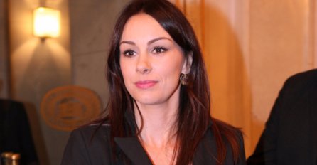 FATALNA ŽENA: Sloboda je promijenila samo DVIJE stvari na sebi zbog kojih izgleda VRHUNSKI! 