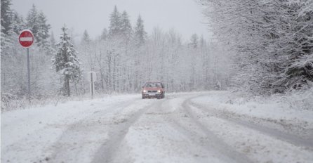STANJE NA PUTEVIMA: Vozači oprez, snijeg na kolovozu u pojedinim predjelima BiH!
