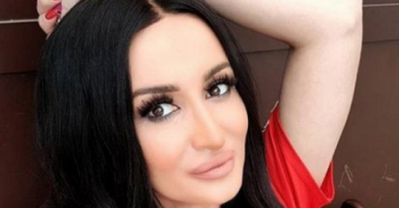 "Nemoj zezati da ti je to mama" Andreana Čekić pokazala majku koja izgleda brutalno dobro! (FOTO)