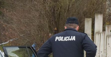 Starac (70) pokušao čekićem ubiti staricu u Lici