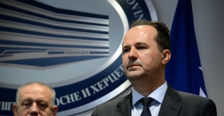 Safet Softić: "Nikšić nije OSA-u 'vratio građanima', već ju je isporučio Dodiku"