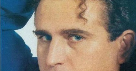 NEMA VIŠE LOKNE: Poznati pjevač se pojavio u emisiji i IZGLEDA NEPREPOZNATLJIVO! (FOTO)