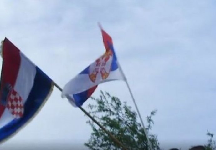 SNIMAK O KOJEM BRUJI REGION: SRBI zapjevali “Đurđevdan”,  a onda se pojavili Hrvati... (VIDEO)