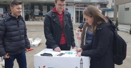'Mladi poštari' u Travniku dostavljali pisma građana