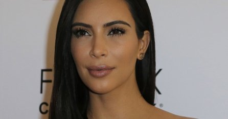 Kim Kardashian OVOM fotografijom zgrozila fanove: ''OVO JE ODVRATNO''