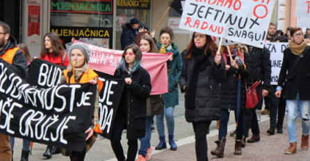 Sa "Osmomartovskog marša" u Banjaluci poručeno: Želimo jednake plate i prava sa muškarcima