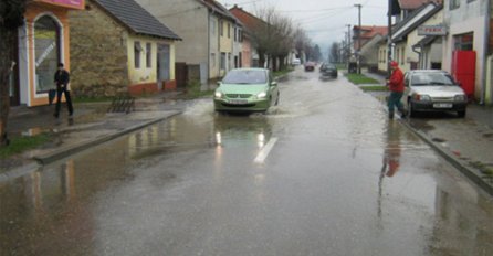 U Kostajnici proglašene vanredne mjere odbrane od poplava