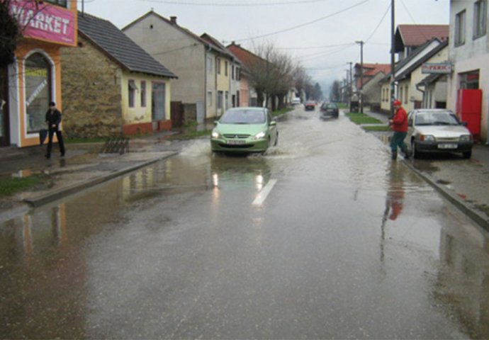 U Kostajnici proglašene vanredne mjere odbrane od poplava