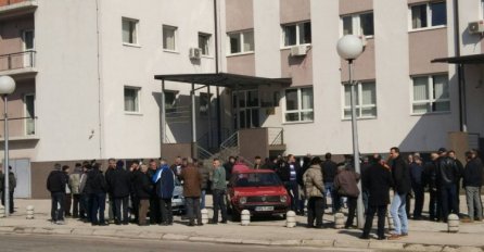 BORCI SE OKUPILI ISPRED OPĆINE BUGOJNO:  Još jednom zatražili rješavanje njihovih zahtjeva