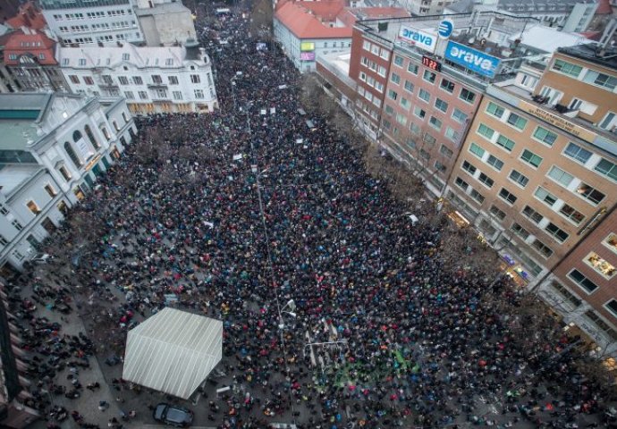 Više hiljada Slovaka prosvjeduje protiv korupcije