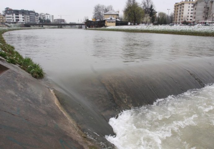 Vodostaj rijeke Save u porastu duž cijelog toka kroz Posavski kanton