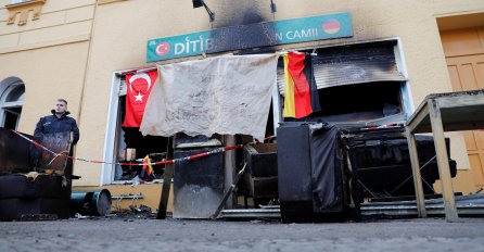 VANDALSKI NAPAD: Zapaljena džamija u Berlinu