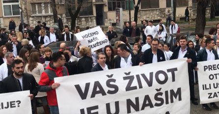 Ljekari na ulicama Mostara: Vlade dođu i prođu, mi smo ljekari cijeli život