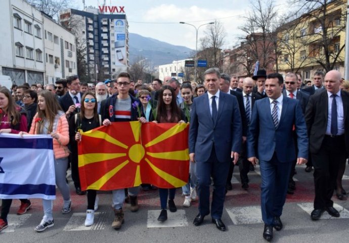 Zvizdić, Zaev i Borisov položili cvijeće na spomenik žrtvama holokausta 