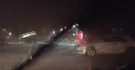 SNAŽNO NEVRIJEME ZAHVATILO REGION: Glavni grad pod vodom, padao grad veličine lješnjaka (VIDEO)