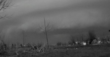 OTVORILO SE NEBO, MJEŠTANI MISLILI DA JE POČELA APOKALIPSA: Kuće ostale bez struje, ovako nešto se još nije dogodilo 