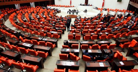 Turska: Izbila tuča u parlamentu nakon usvajanja zakona o izborima