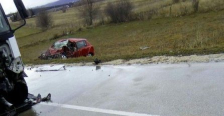 TRAGEDIJA NA BH. CESTAMA: Frontalni sudar kamiona i Škode, jedna osoba poginula