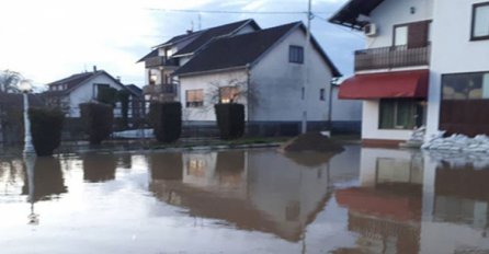 U Kostajnici i Kozarskoj Dubici vodostaj Une i dalje u porastu