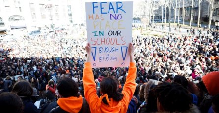 "DOSTA JE" Američki školarci napustili učionice u znak potpore žrtvama pokolja na Floridi