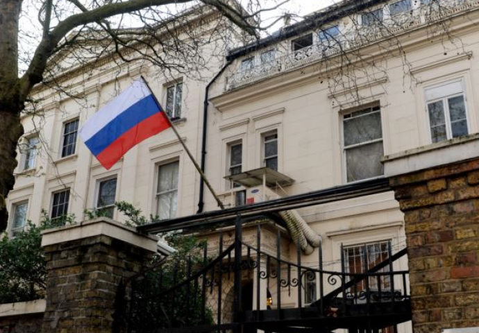 Ruska ambasada u Londonu - Protjerivanje naših diplomata neprijateljski je čin