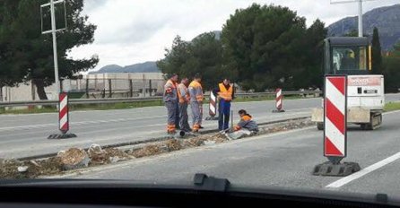 "JEDAN RADI, A ČETVERO IH DAJE UPUTE": Fotografija radova na cesti nasmijala Dalmatince 