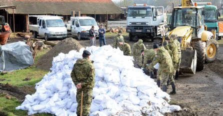 OPŠTA PANIKA U HRVATSKOJ: Evakuirana osnovna i srednja škola, VOJSKA NA TERENU! (FOTO)