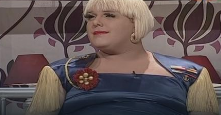 PLAVA KOSA I JAKA ŠMINKA BILE SU NJEGOV ZAŠTITNI ZNAK: Sad ga ne biste prepoznali!