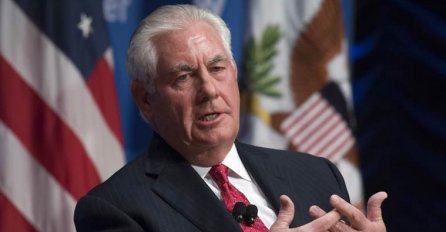 Tillerson se moli za Ameriku u poruci diplomatima