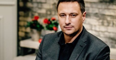 SA KOSOM DO RAMENA NIKO GA NE BI PREPOZNAO: Ovo je Andrija skrivao od javnosti! (FOTO)