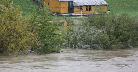 Od četvrtka na snazi drugi stepen vanrdne odbrane od poplava:  SAVA ZAPLAVILA DVA MJESTA KOD GRADIŠKE