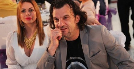 KAKVA PROZIVKA: Bivša Lukasova pred kamerama spustila folkera!