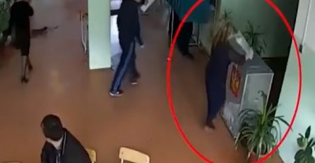 SNIMAK NADZORNE KAMERE OTKRIO PRAVU ISTINU: Razotkrivena Putinova izborna prevara?! (VIDEO)