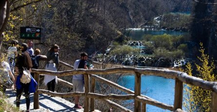 Turistkinja na Plitvicama pala s visine od 70 metara,  od težina povreda preminula  