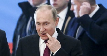 NA IZBORIMA PUTIN JE NOSIO KRAVATU KOJA IMA MOĆNO ZNAČENJE: Ali tu je još jedna skrivena poruka i to na prstu