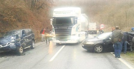 STRAVIČNA NESREĆA: Mladić (27) poginuo, djevojci se bore za život