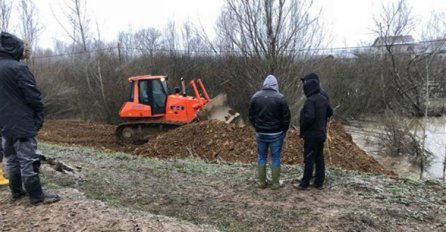 Pri kraju radovi na sanaciji klizišta na nasipu u Kozarskoj Dubici