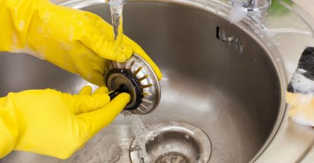 Nakon što probate svima ćete preporučivati: Evo kako da se ZAUVIJEK  riješite neugodnih mirisa iz kuhinjskih odvoda!