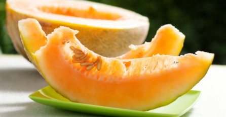 TRAGEDIJA: Preminulo šest ljudi koji su pojeli dinju!