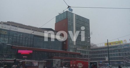 DRUGI DAN PROLJEĆA BiH POD SNIJEGOM:  Od ranog jutra padavine i minus, pogledajte kako izgledaju ulice Sarajeva (FOTO) 