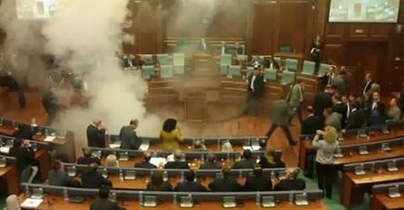 Kosovski parlament i dalje u blokadi, pritisci ne prestaju